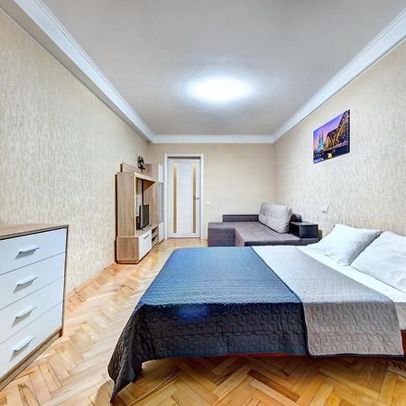 Apartments Near Ocean Plaza Druzhby Narodov Boulevard 8A Kiev Buitenkant foto
