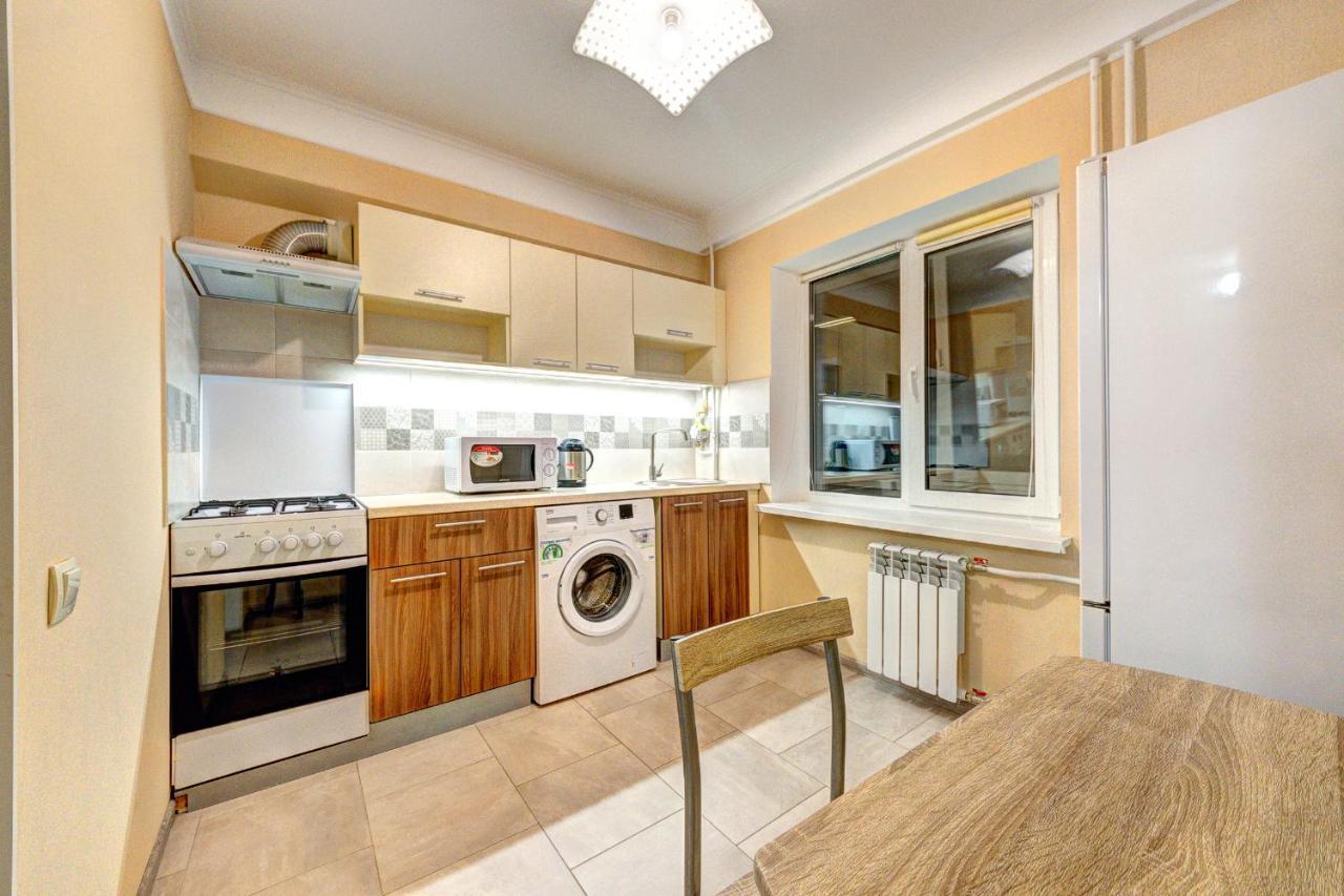 Apartments Near Ocean Plaza Druzhby Narodov Boulevard 8A Kiev Buitenkant foto