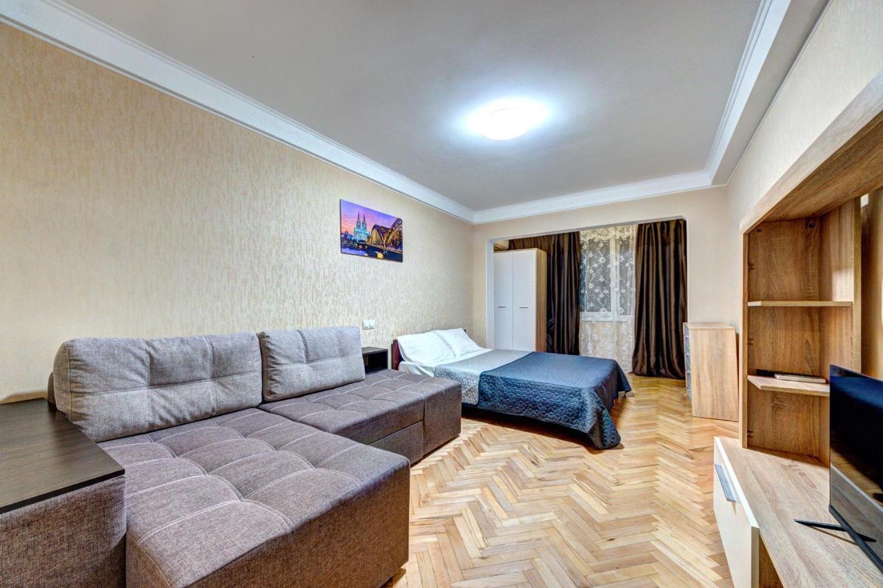 Apartments Near Ocean Plaza Druzhby Narodov Boulevard 8A Kiev Buitenkant foto