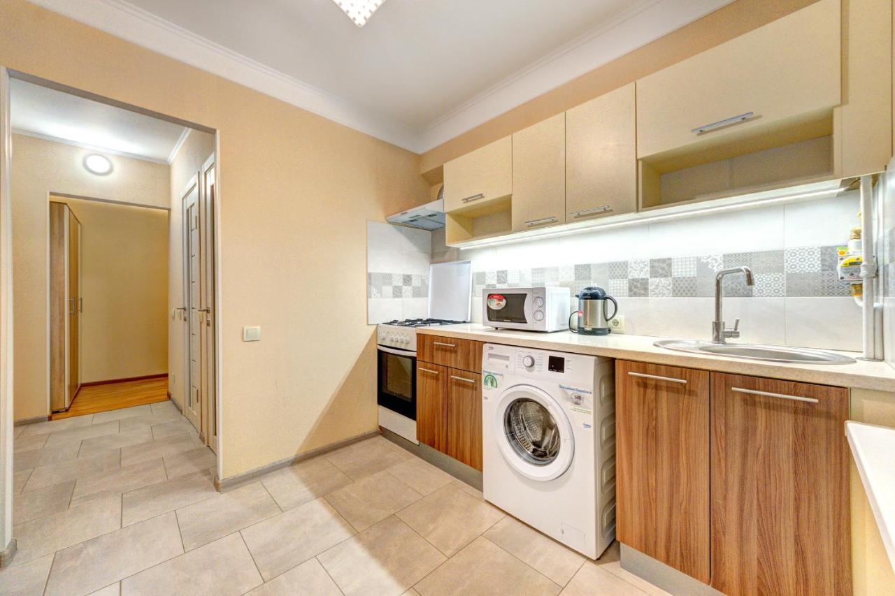 Apartments Near Ocean Plaza Druzhby Narodov Boulevard 8A Kiev Buitenkant foto